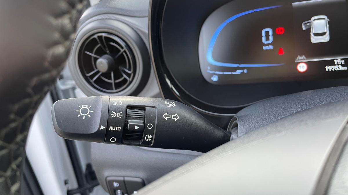 hyundai-i10-2023-gasolina-998cc