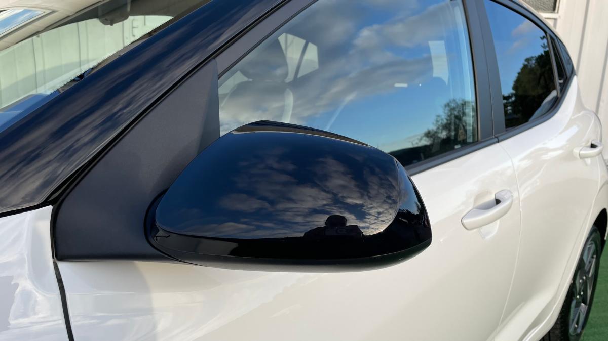 hyundai-i10-2023-gasolina-998cc