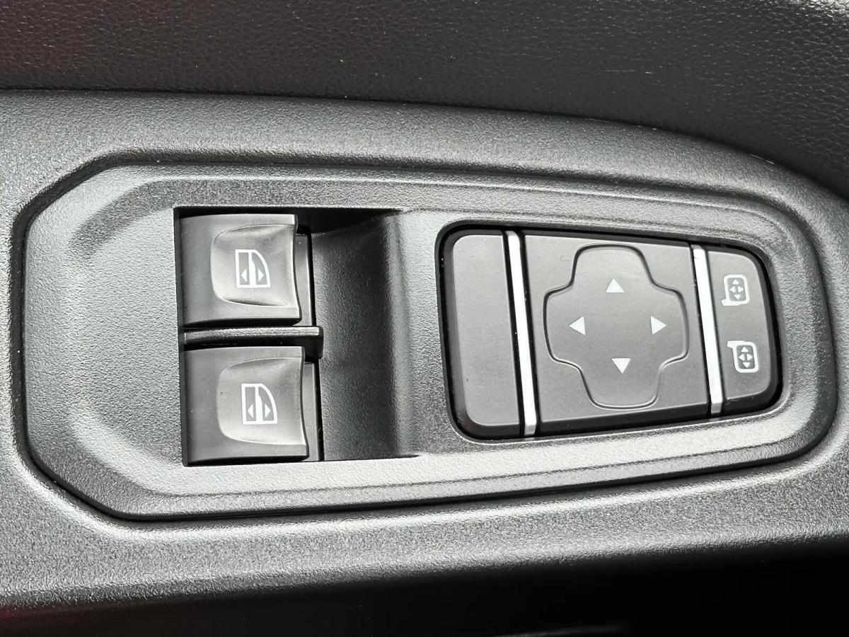 renault-trafic-2023-diesel-1997cc