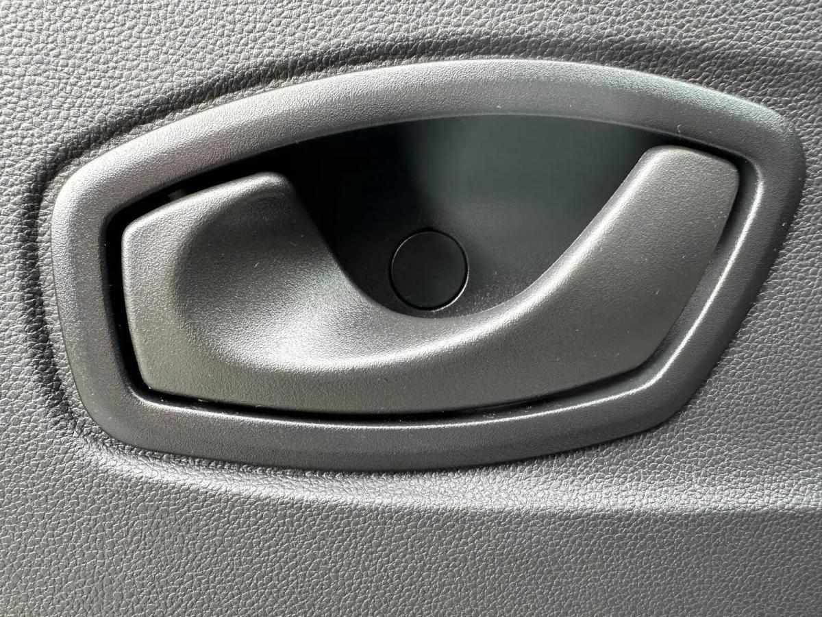 renault-trafic-2023-diesel-1997cc