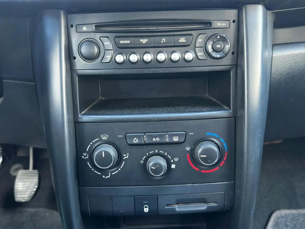 peugeot-207-2010-diesel-1560cc