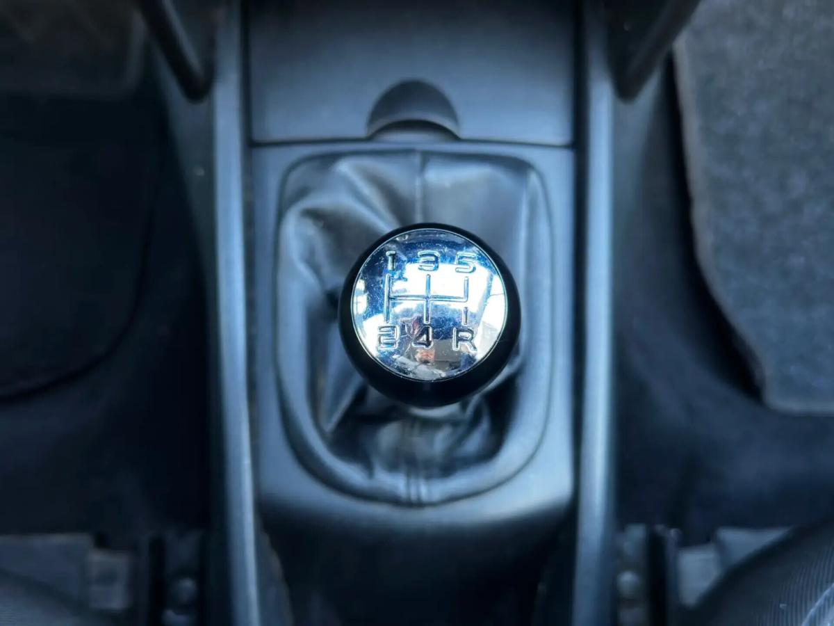 peugeot-207-2010-diesel-1560cc
