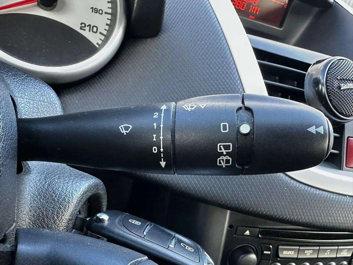 peugeot-207-2010-diesel-1560cc