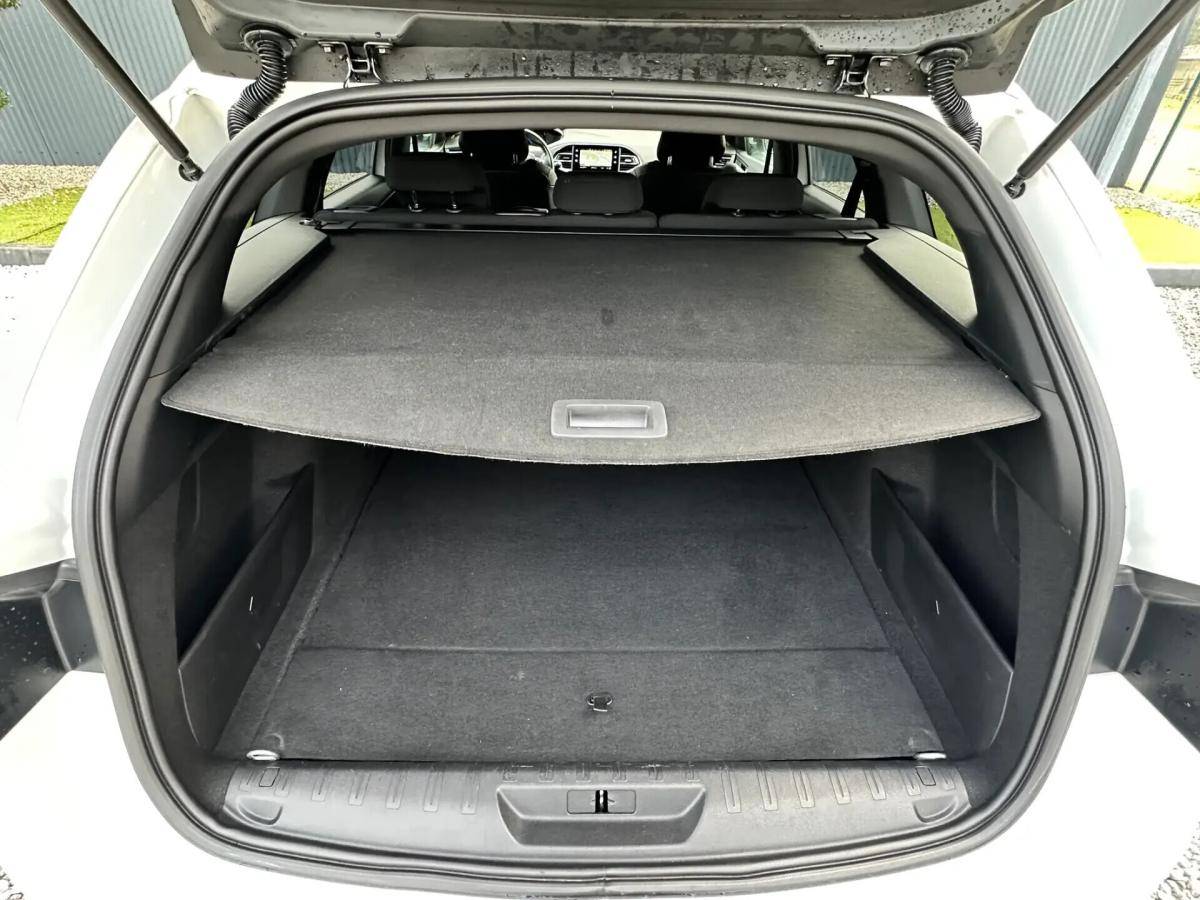 peugeot-308-sw-2021-diesel-1499cc