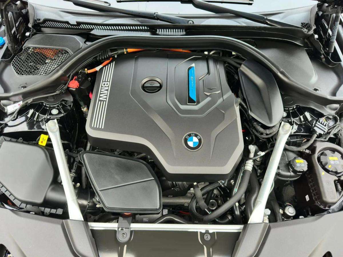bmw-serie-5-530e-2022-hibrido-a-gasolina-1995cc