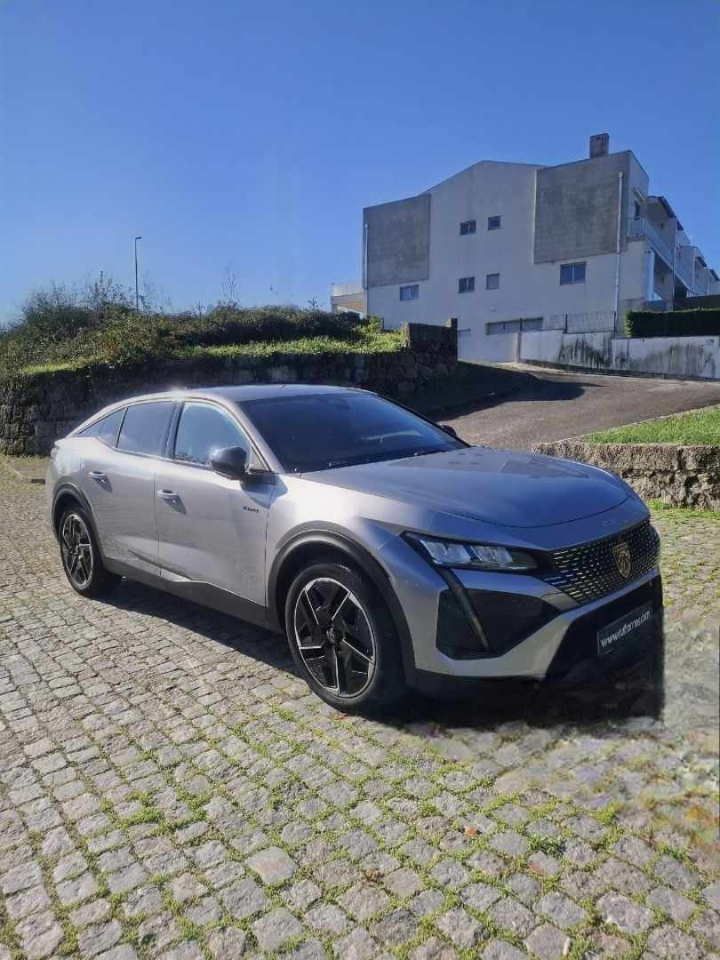 peugeot-408-2023-hibrido-1598cc