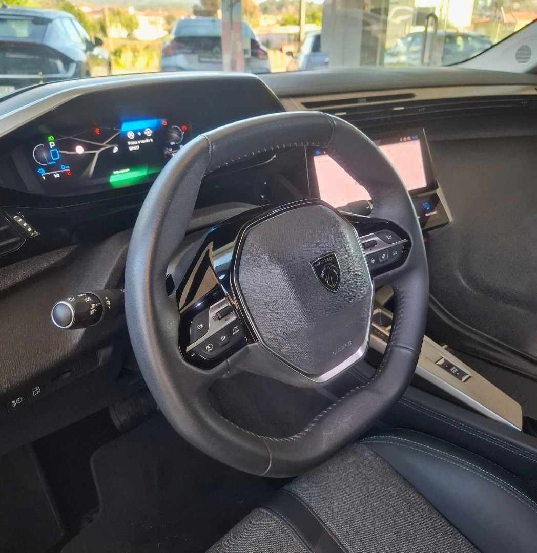 peugeot-408-2023-hibrido-1598cc