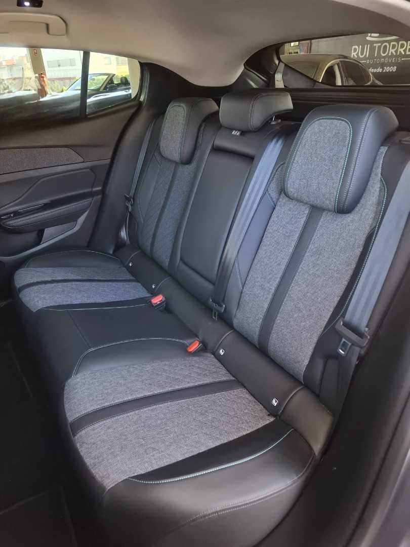 peugeot-408-2023-hibrido-1598cc