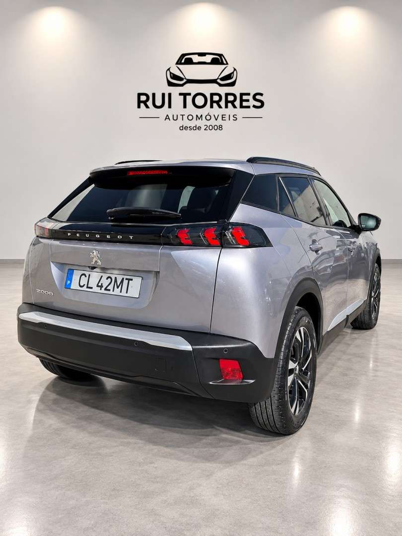 peugeot-e-2008-2022-eletrico-0cc