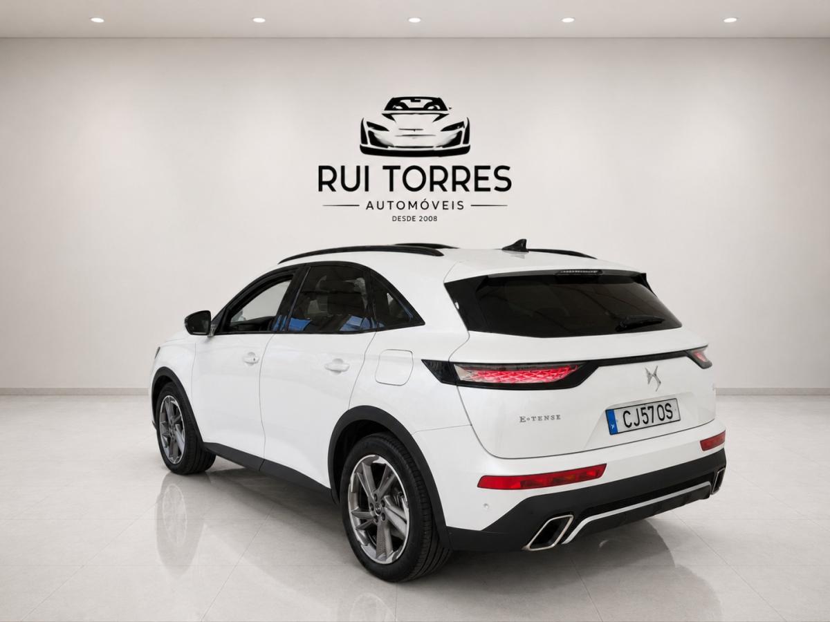 ds-ds-7-crossback-2022-hibrido-1598cc