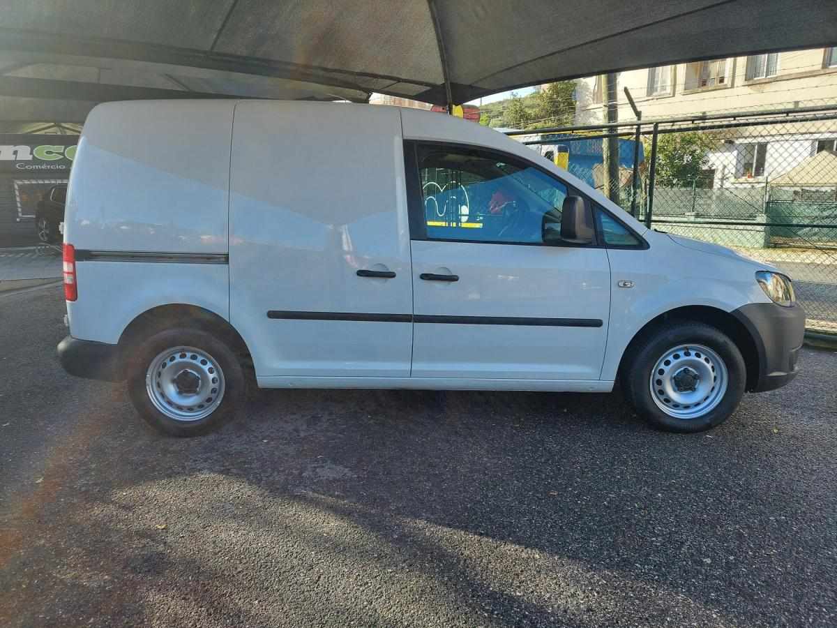 volkswagen-caddy-2011-diesel-1598cc