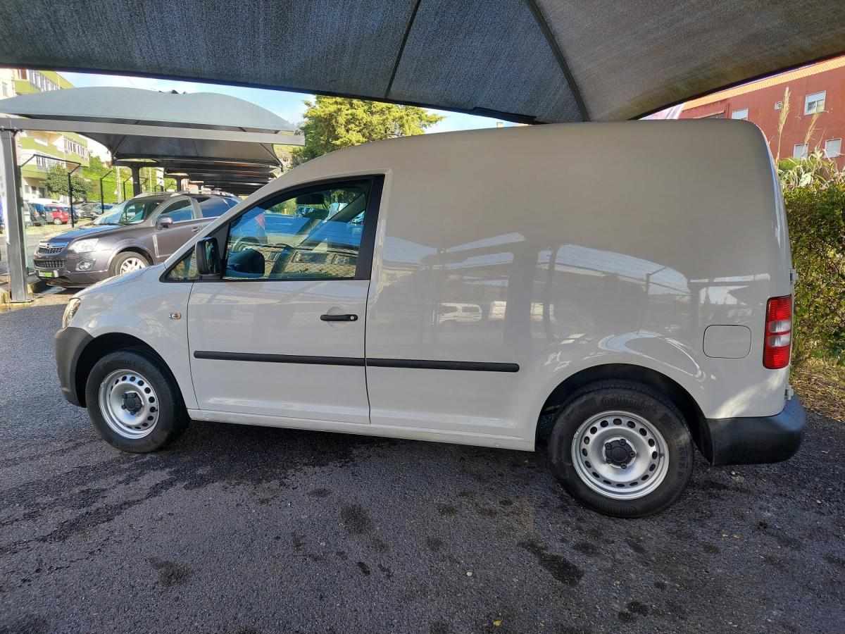 volkswagen-caddy-2011-diesel-1598cc