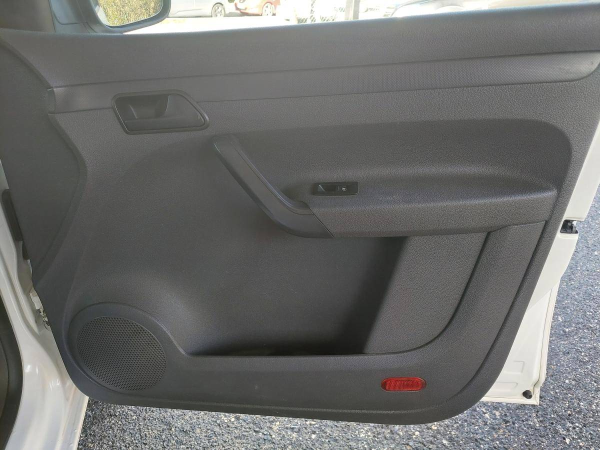 volkswagen-caddy-2011-diesel-1598cc