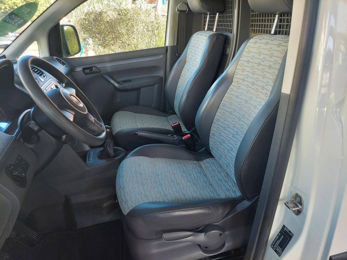 volkswagen-caddy-2011-diesel-1598cc
