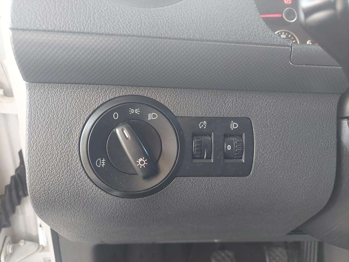 volkswagen-caddy-2011-diesel-1598cc
