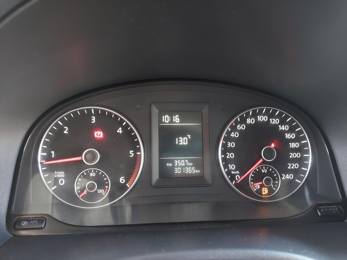 volkswagen-caddy-2011-diesel-1598cc