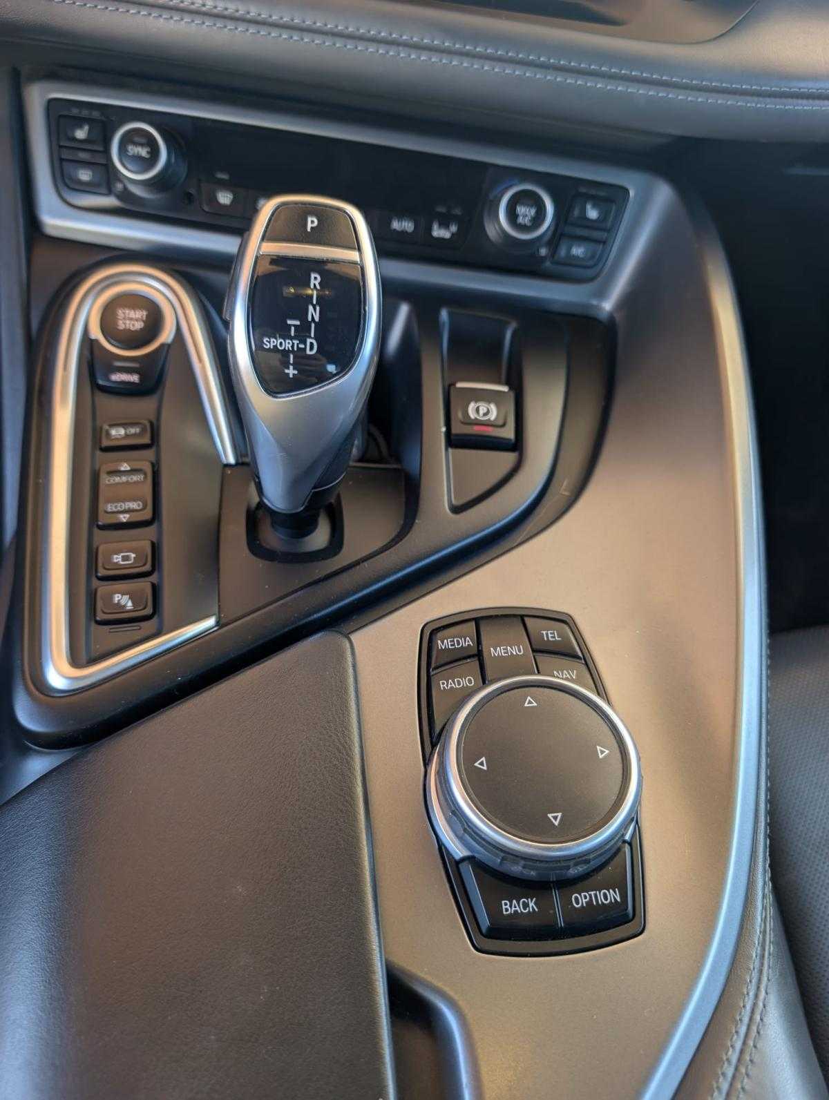 bmw-i8-2016-hibrido-a-gasolina-1499cc