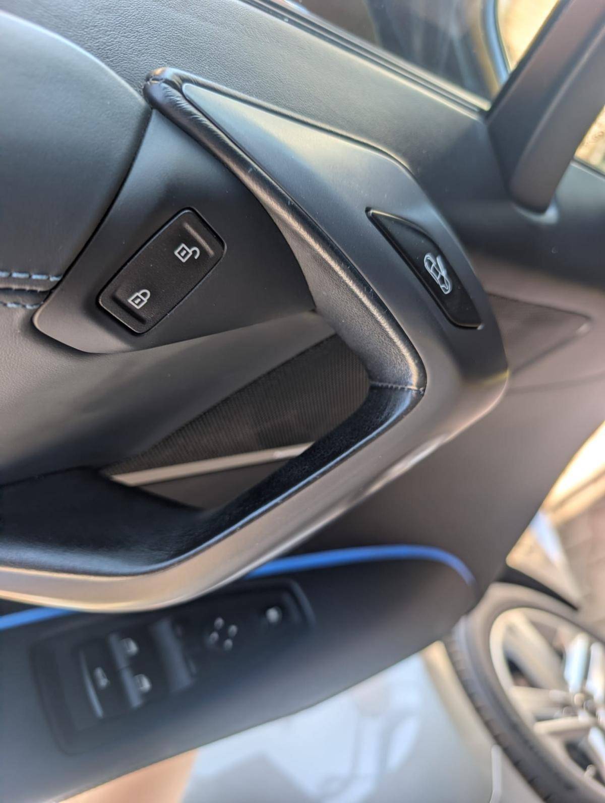 bmw-i8-2016-hibrido-a-gasolina-1499cc