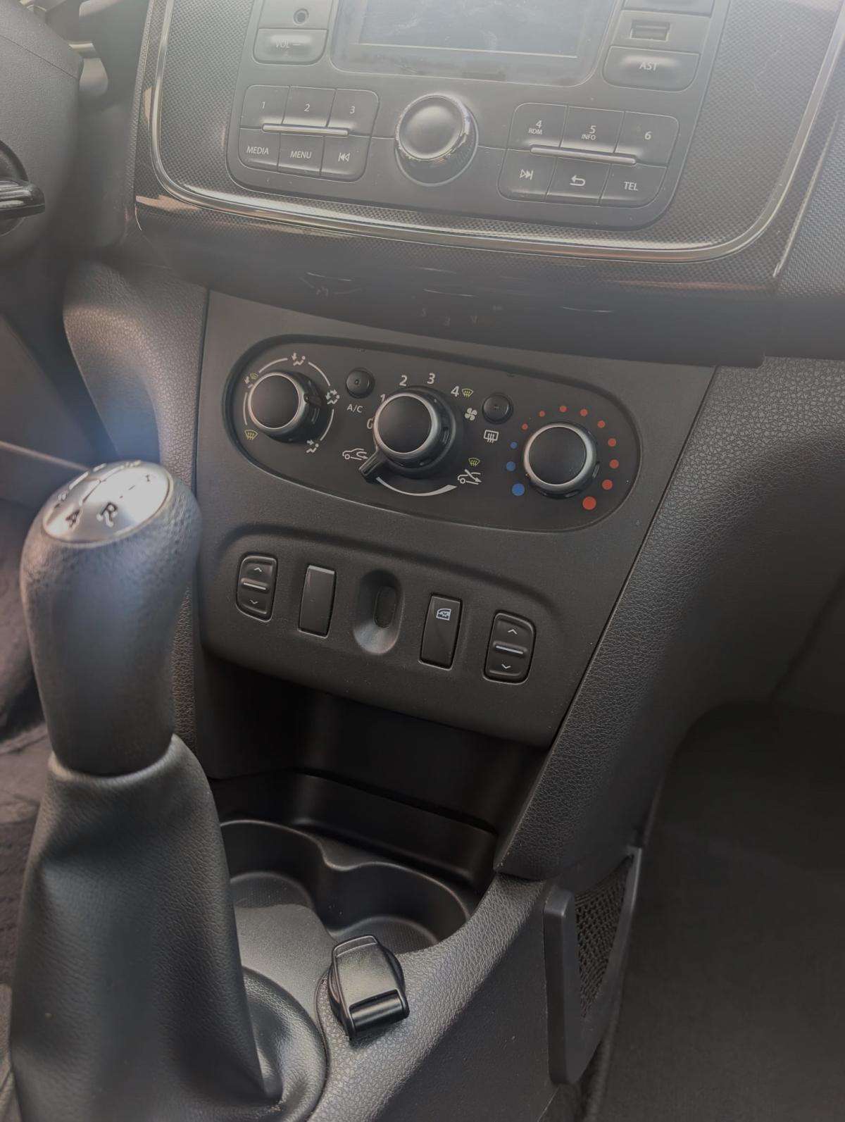 dacia-logan-mcv-2018-gasolina-898cc