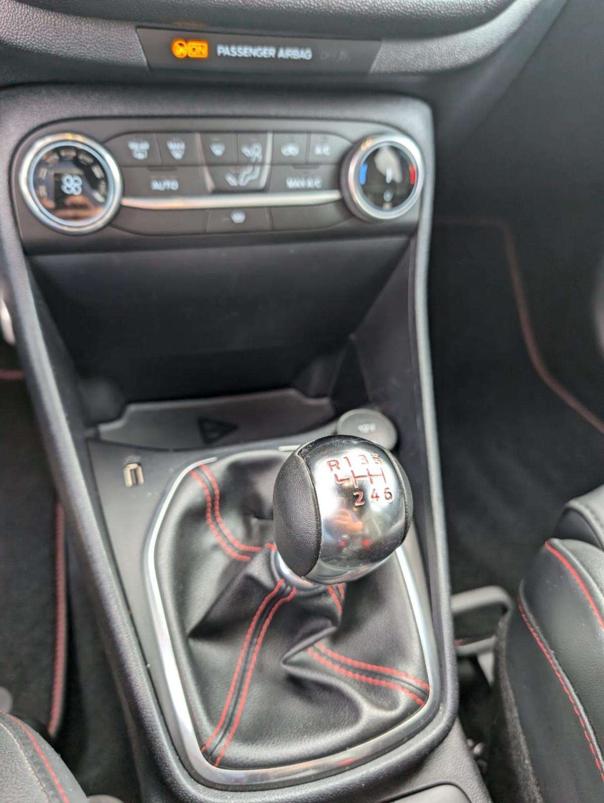 ford-fiesta-2022-gasolina-1499cc