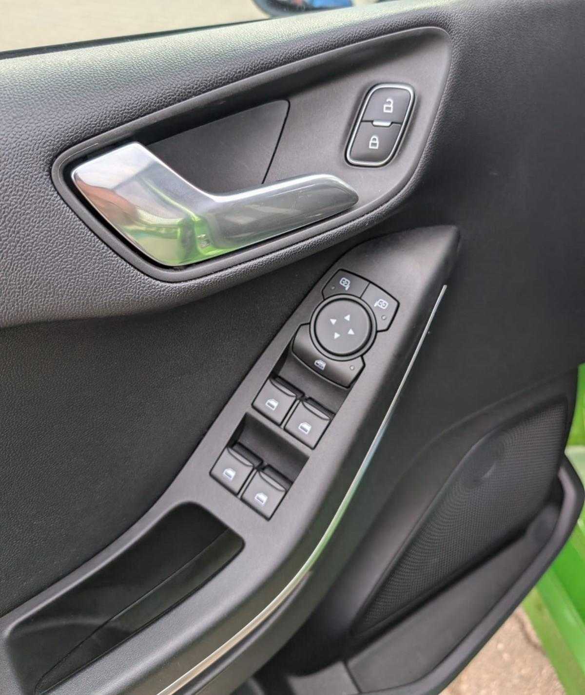 ford-fiesta-2022-gasolina-1499cc