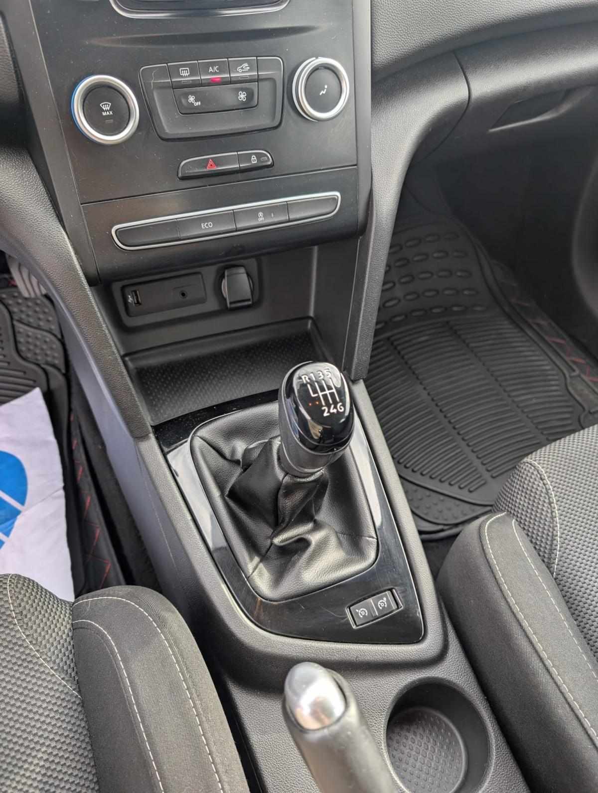 renault-megane-sport-tourer-2019-diesel-1461cc