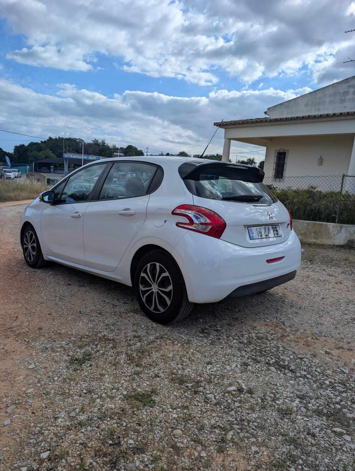 peugeot-208-2014-diesel-1398cc