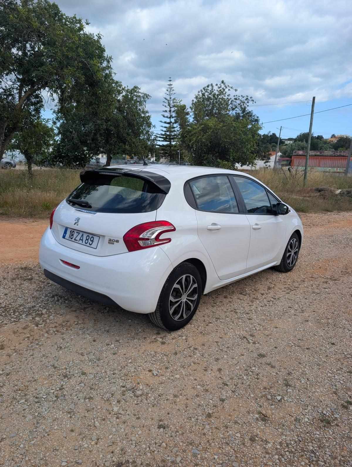 peugeot-208-2014-diesel-1398cc