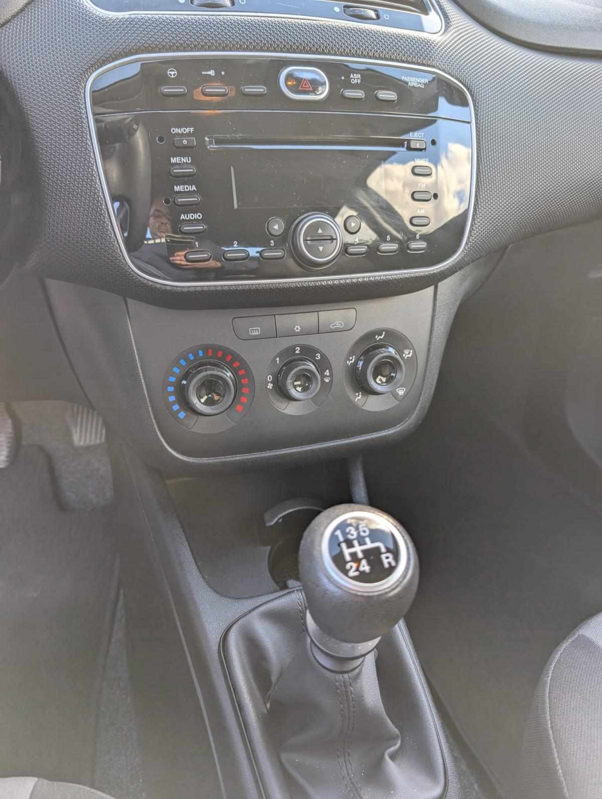 fiat-punto-2018-gasolina-1242cc