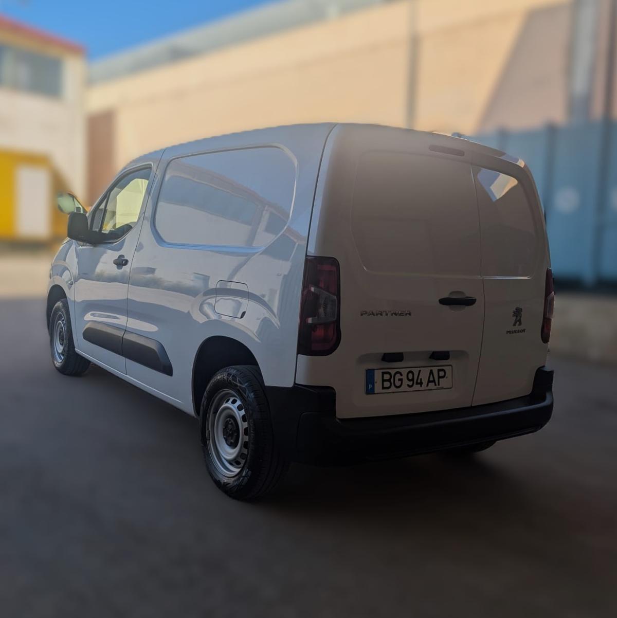 peugeot-partner-2023-diesel-1499cc