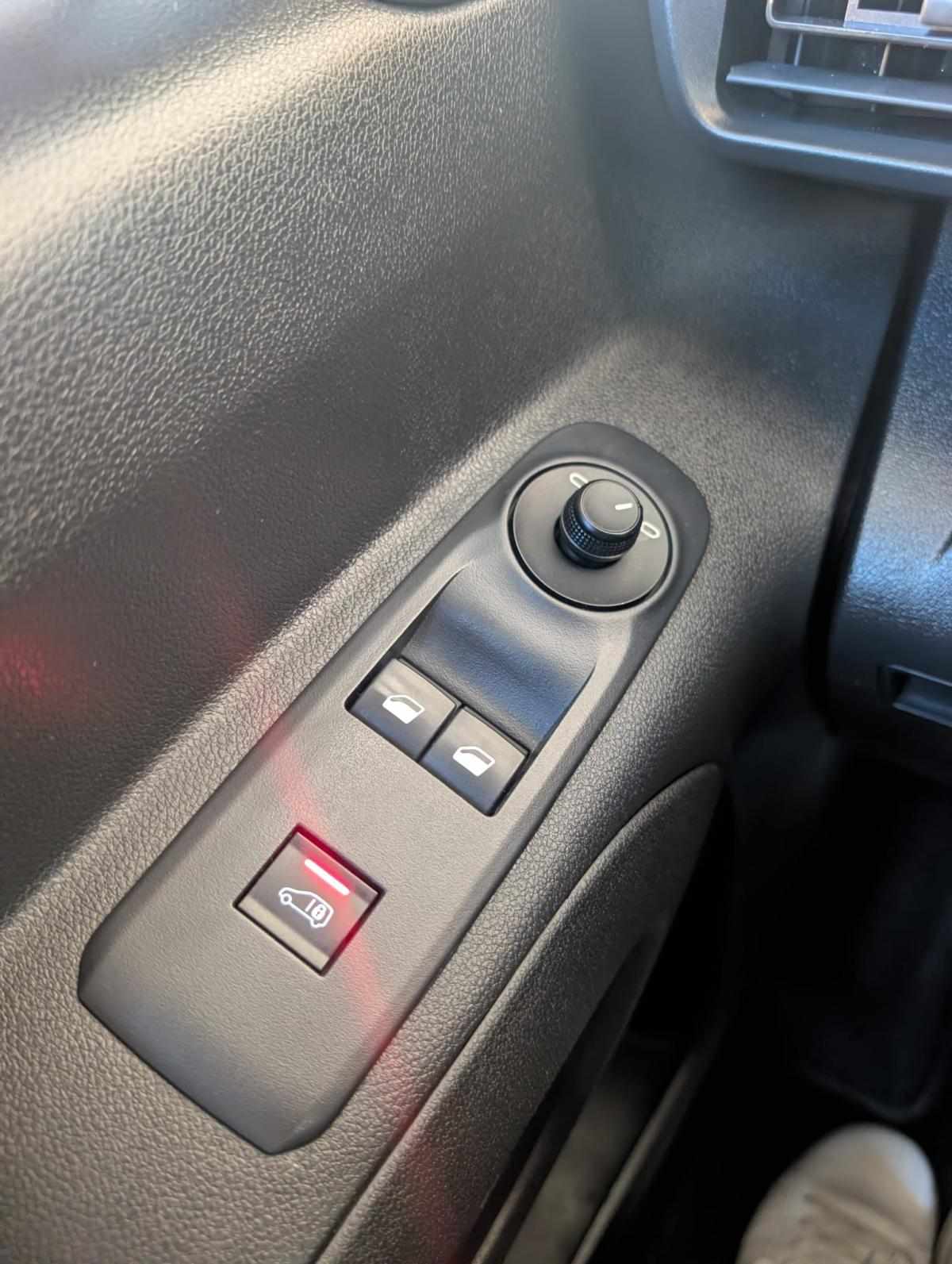 peugeot-partner-2023-diesel-1499cc