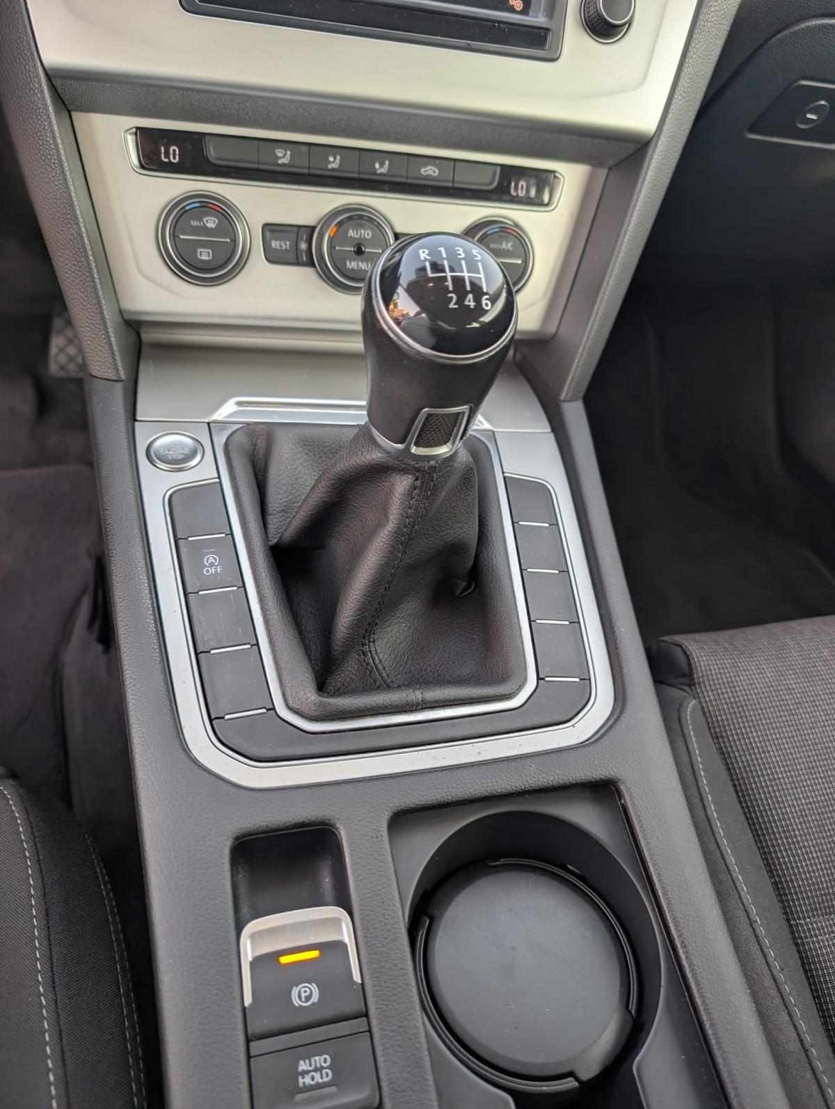 volkswagen-passat-variant-2017-diesel-1598cc