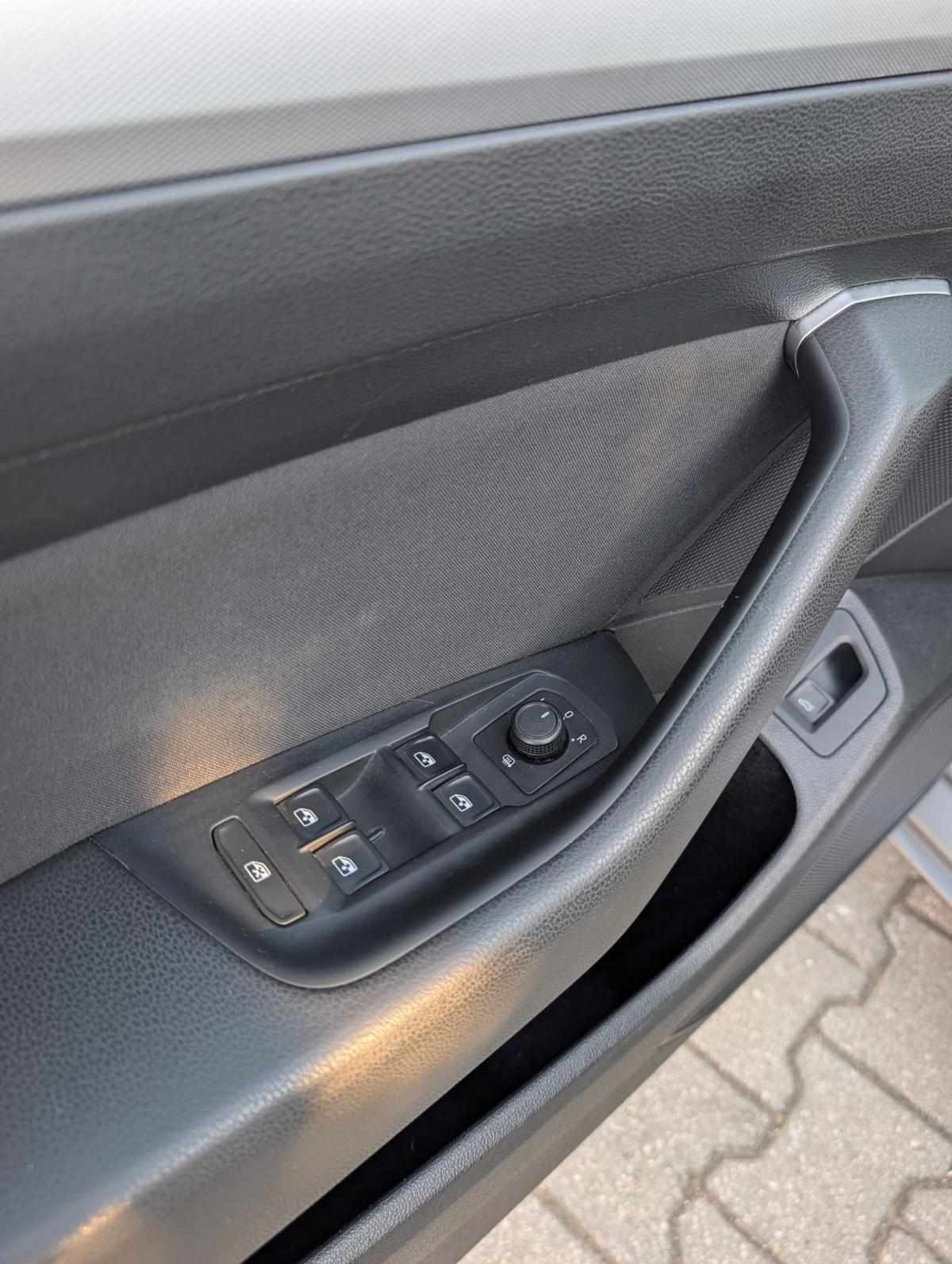 volkswagen-passat-variant-2017-diesel-1598cc