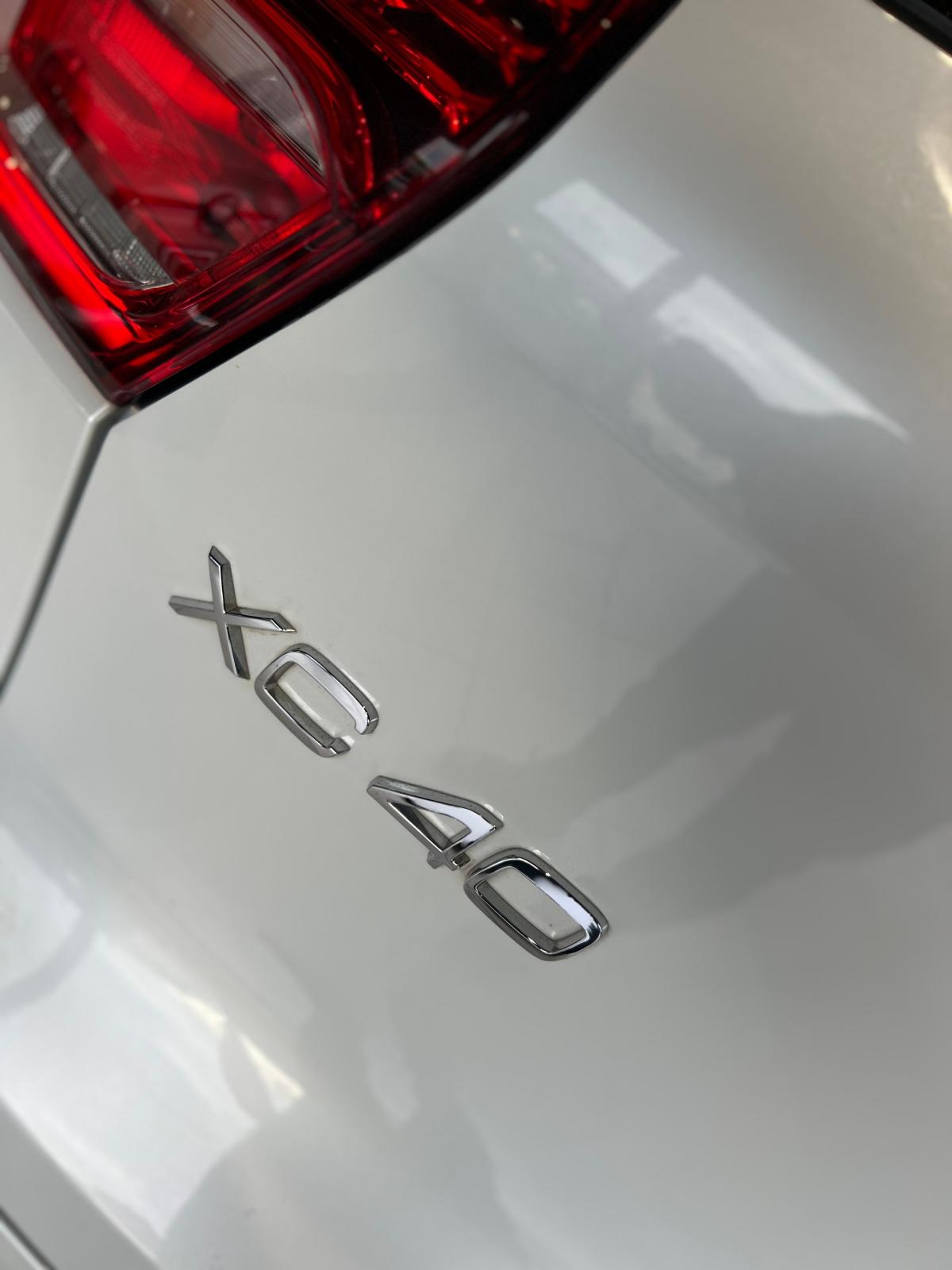 volvo-xc40-2023-gasolina-1477cc