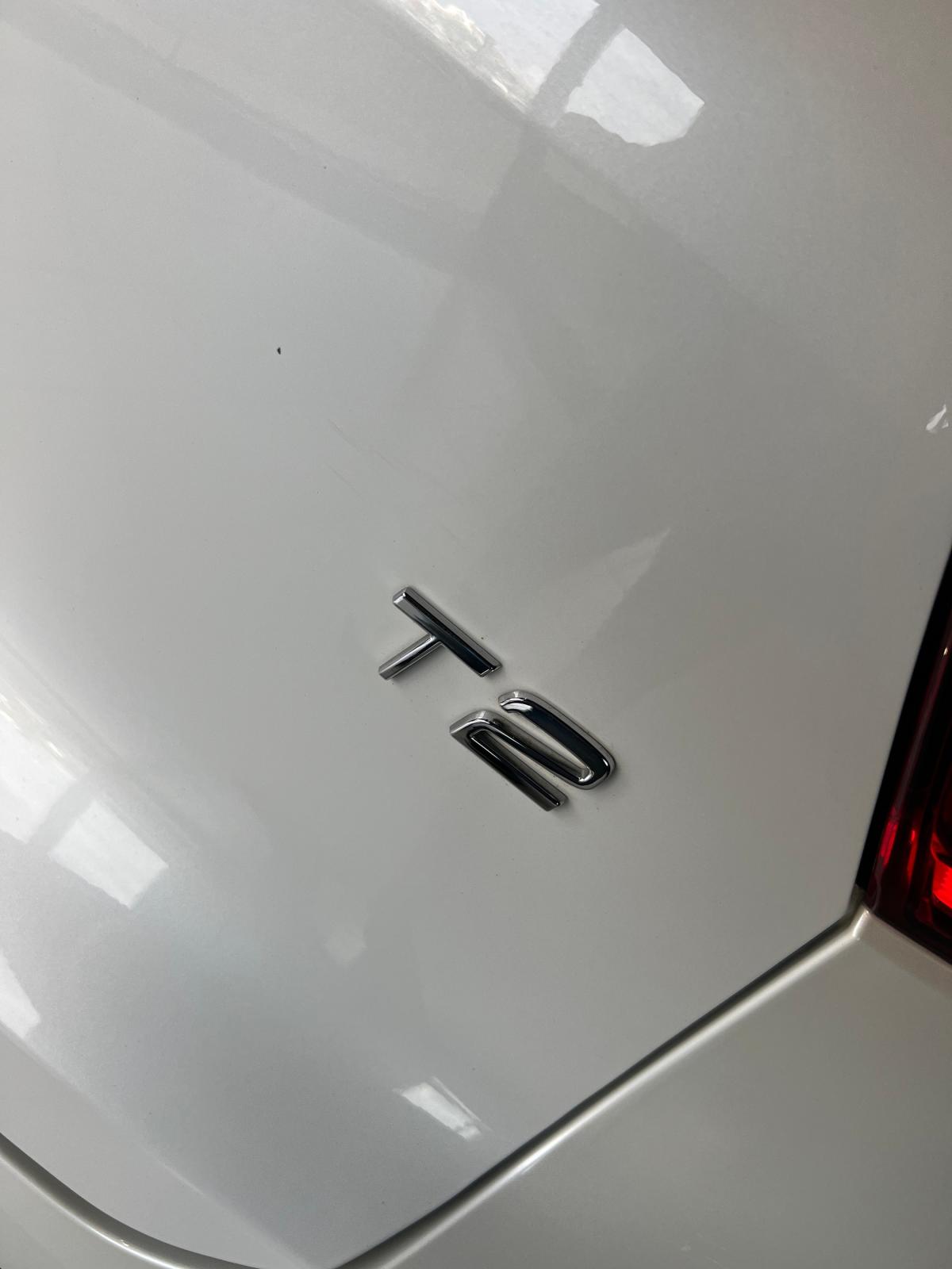 volvo-xc40-2023-gasolina-1477cc