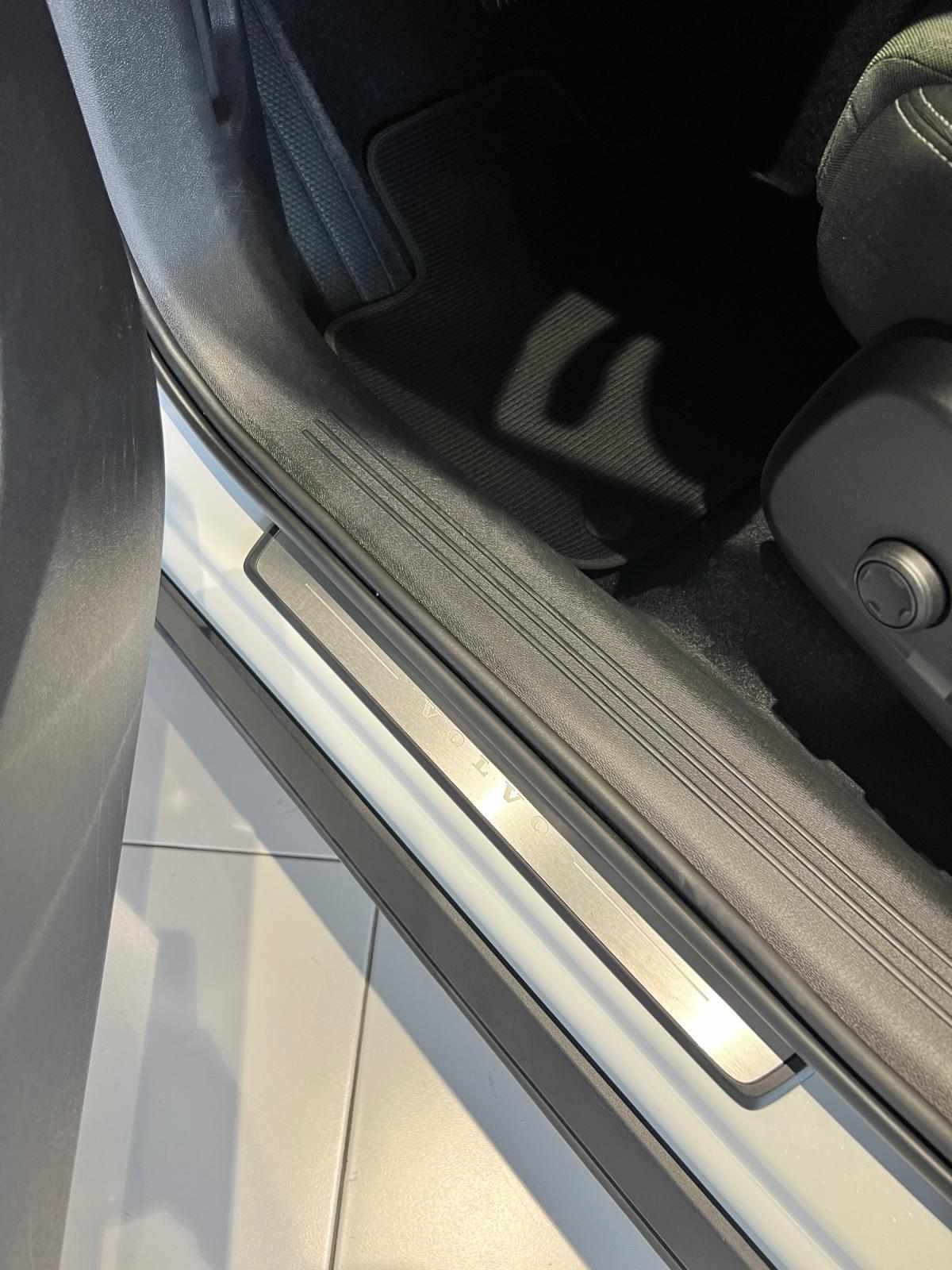 volvo-xc40-2023-gasolina-1477cc