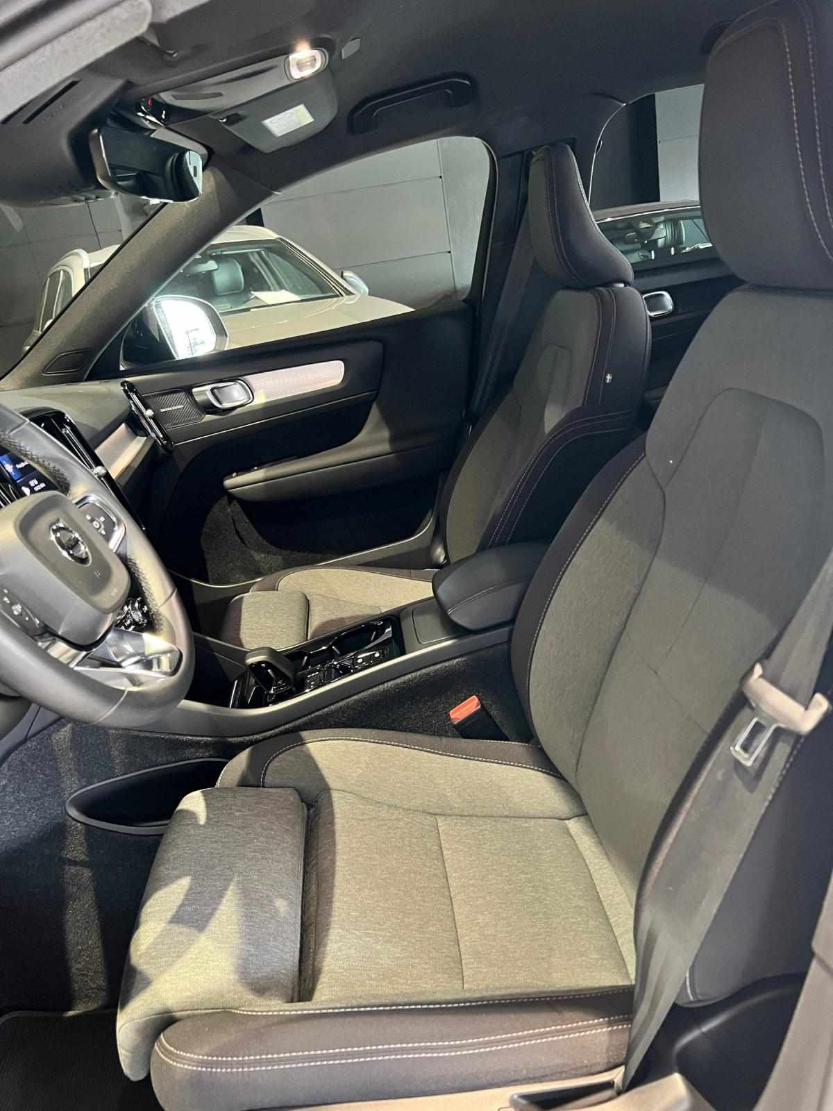 volvo-xc40-2023-gasolina-1477cc