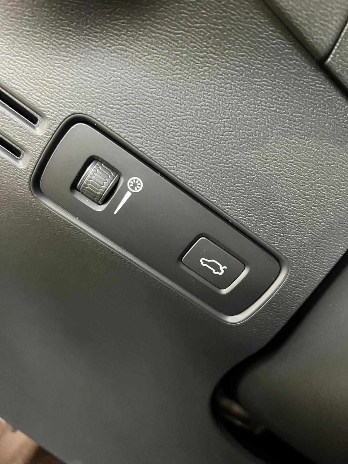 volvo-xc40-2023-gasolina-1477cc