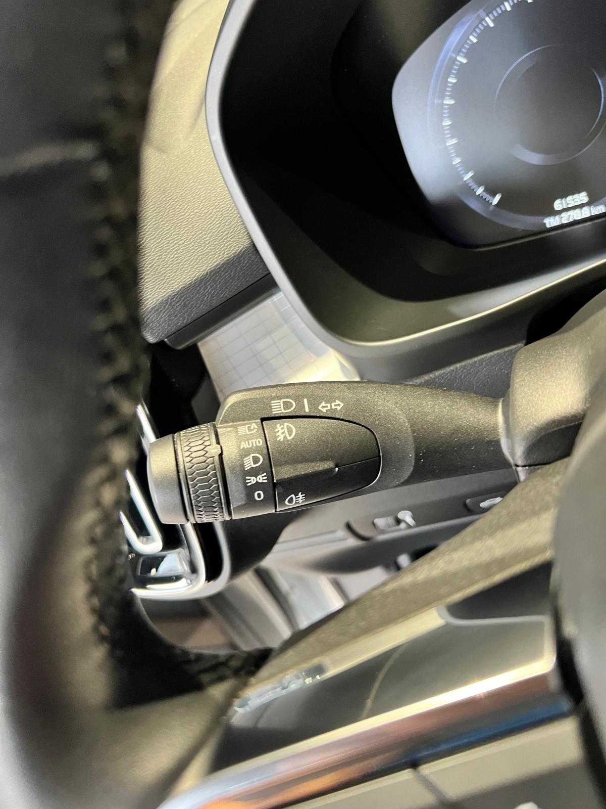volvo-xc40-2023-gasolina-1477cc