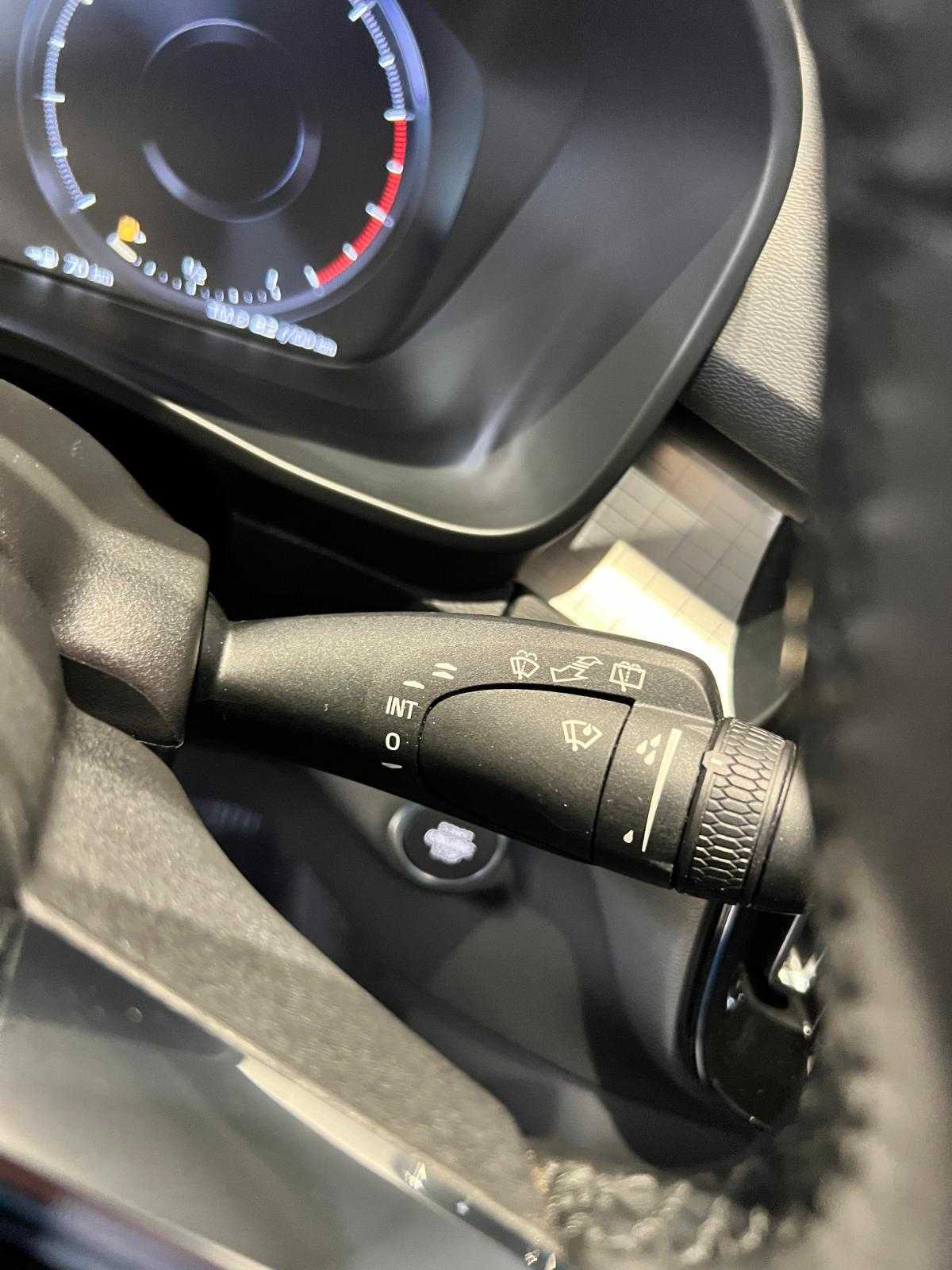 volvo-xc40-2023-gasolina-1477cc
