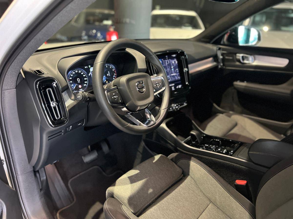 volvo-xc40-2023-gasolina-1477cc