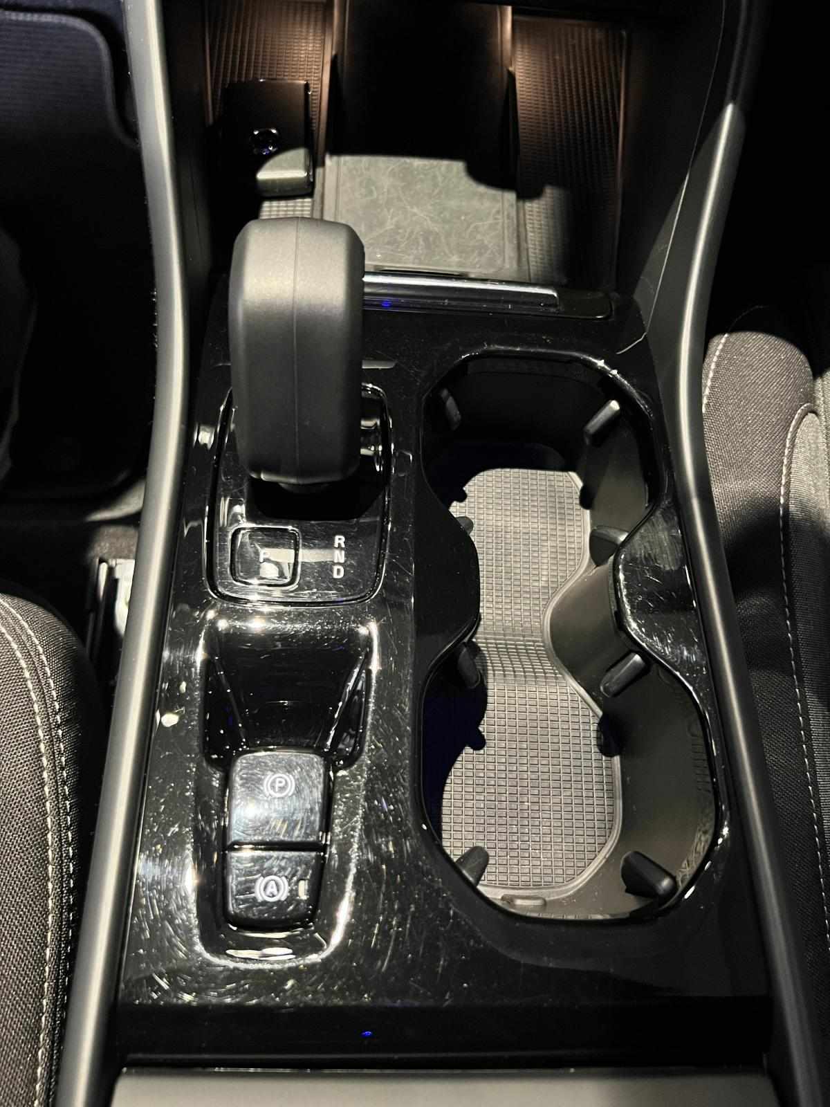 volvo-xc40-2023-gasolina-1477cc