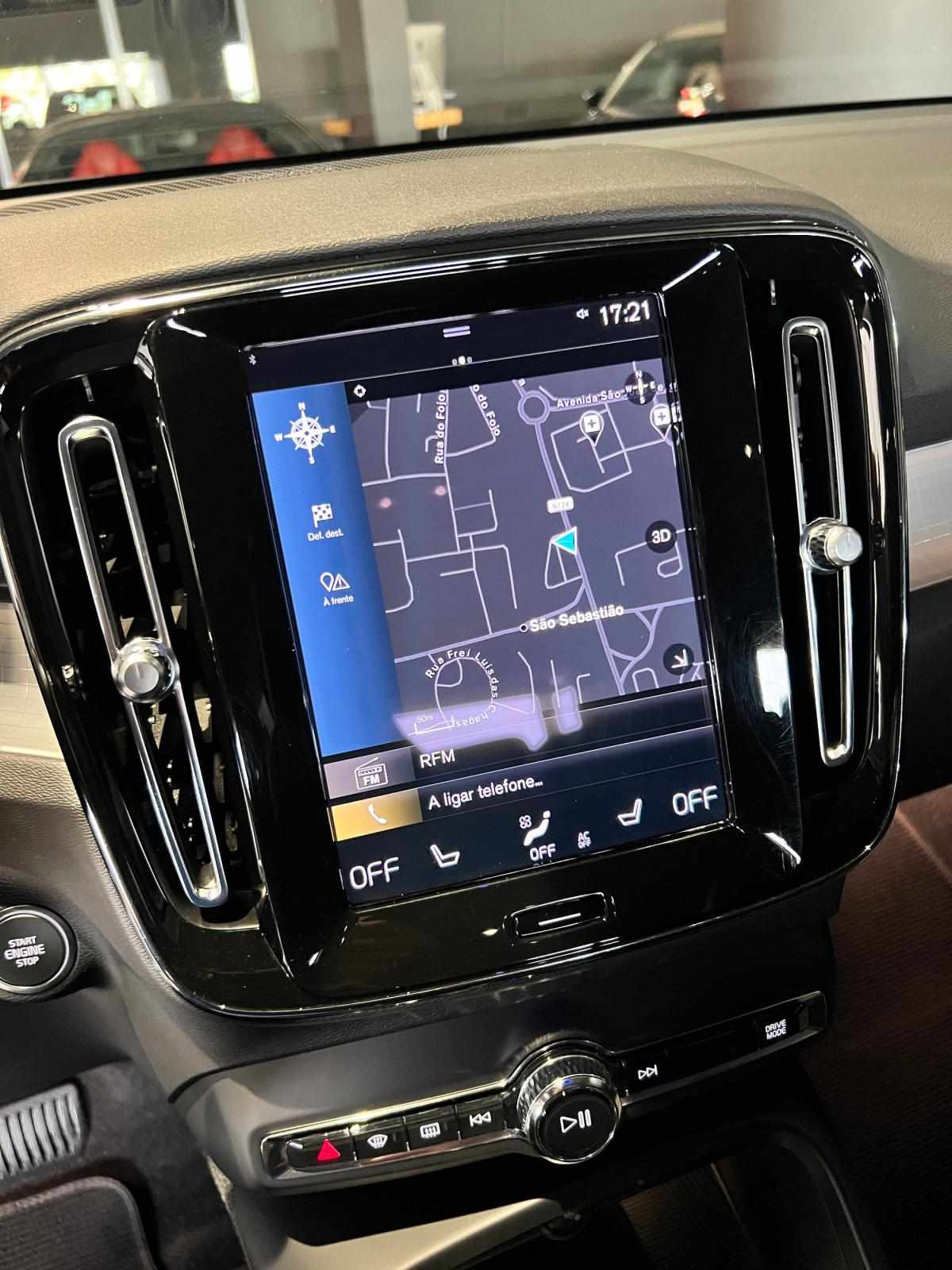 volvo-xc40-2023-gasolina-1477cc
