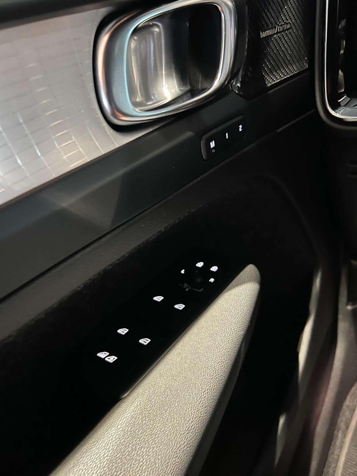 volvo-xc40-2023-gasolina-1477cc