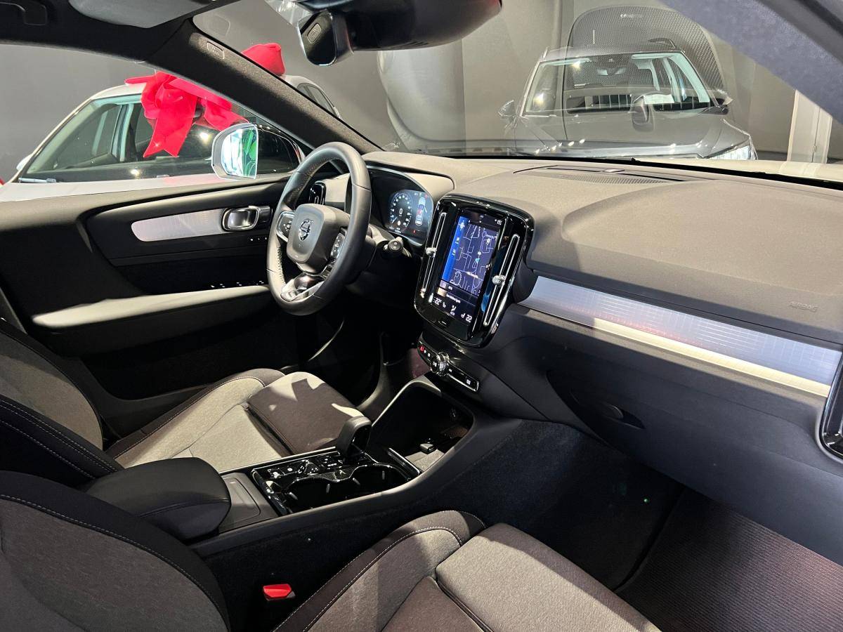 volvo-xc40-2023-gasolina-1477cc