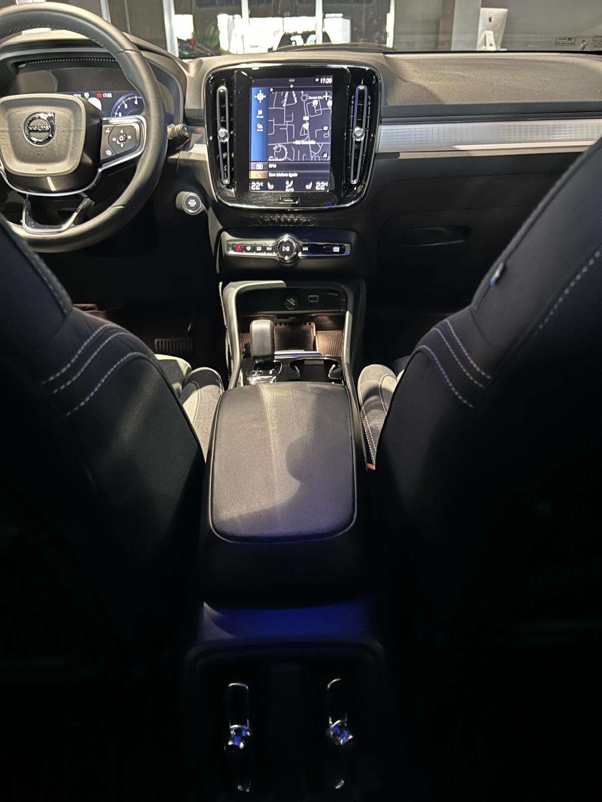 volvo-xc40-2023-gasolina-1477cc