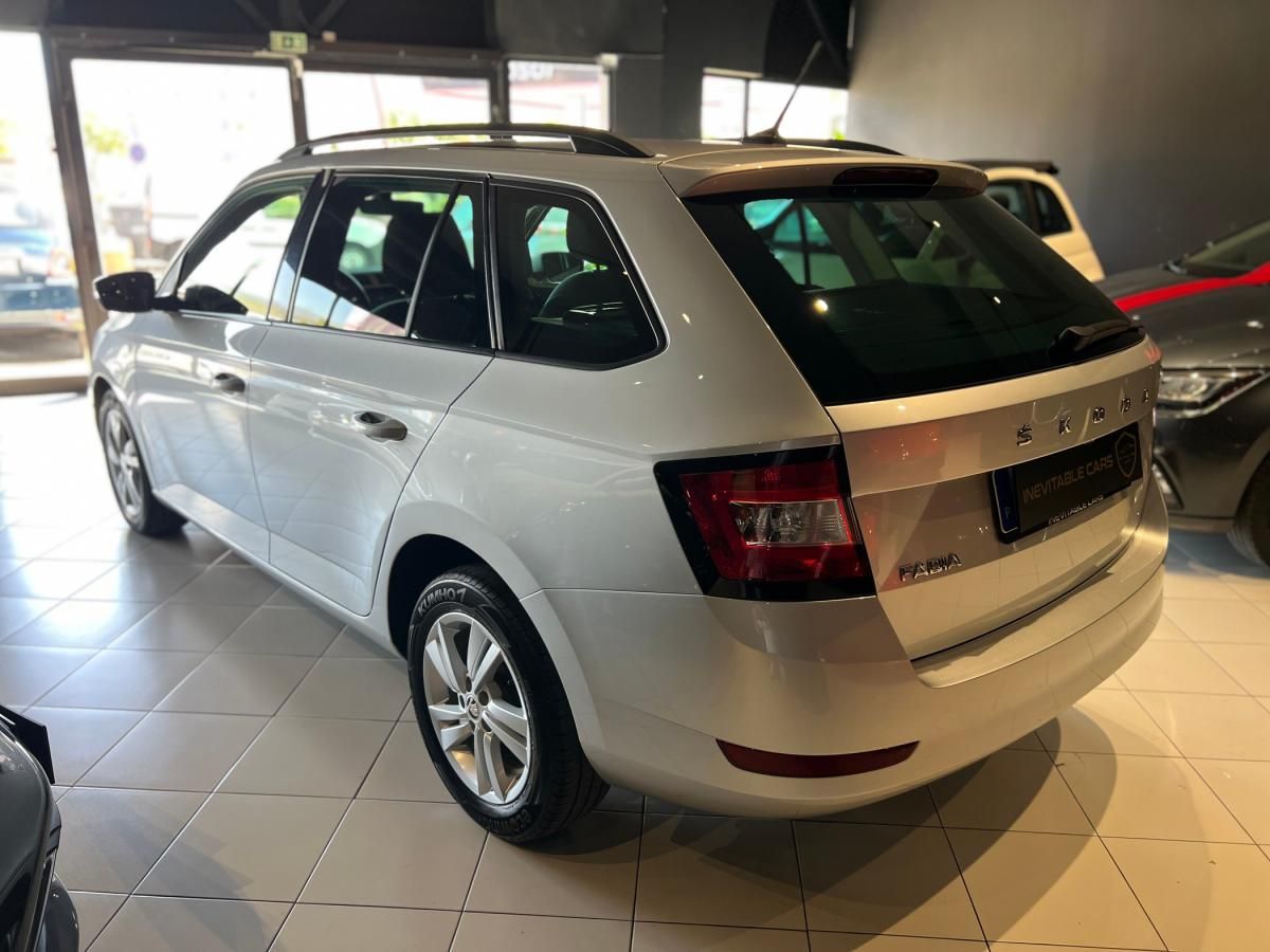 skoda-fabia-2022-gasolina-999cc