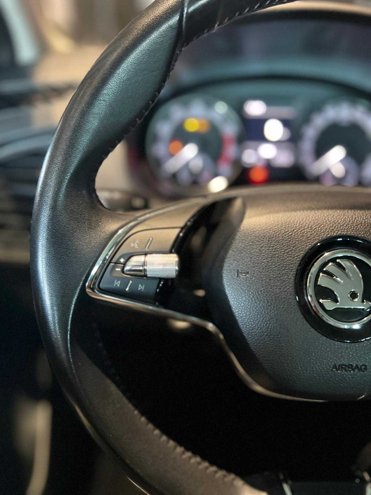 skoda-fabia-2022-gasolina-999cc