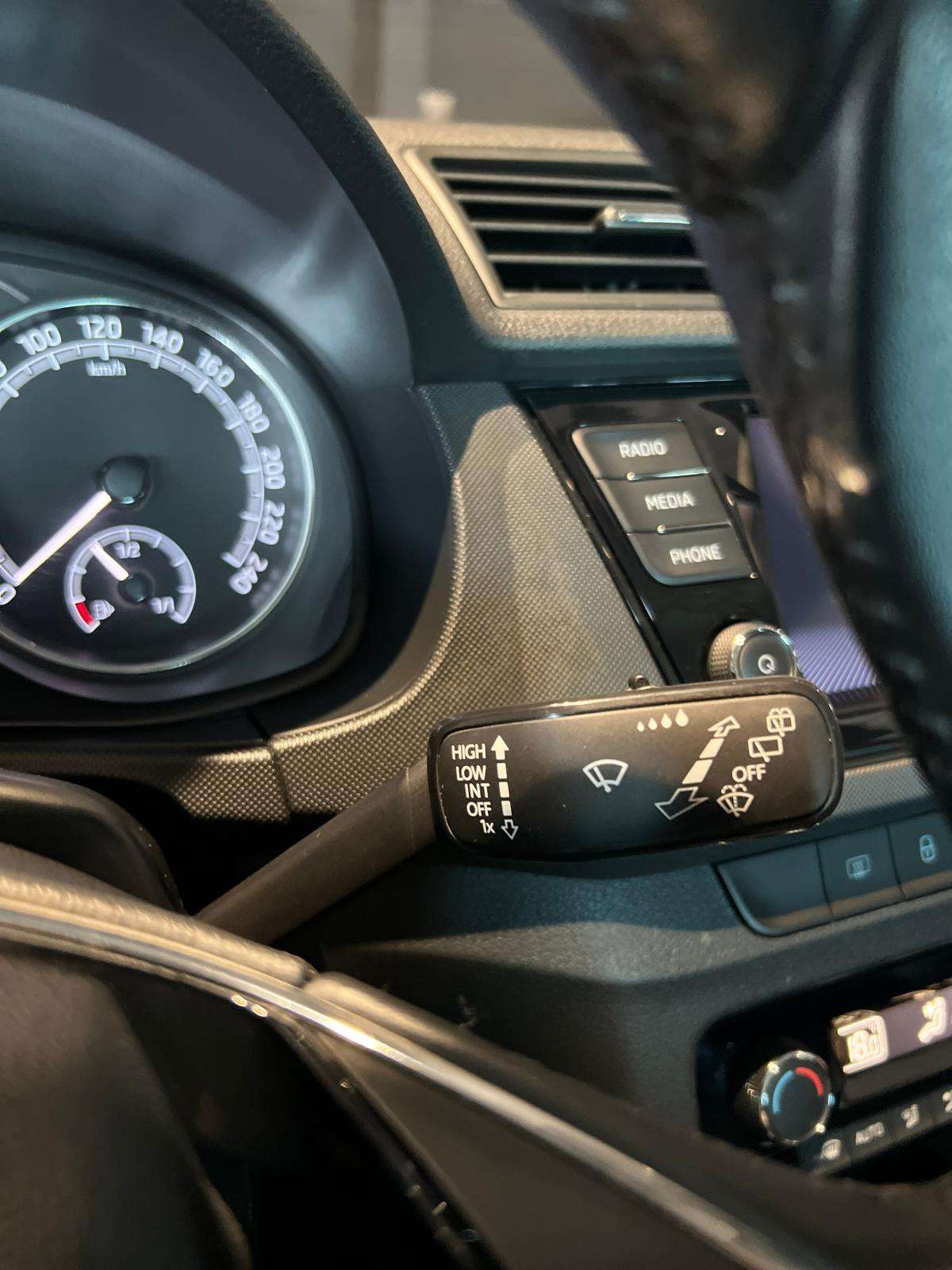 skoda-fabia-2022-gasolina-999cc