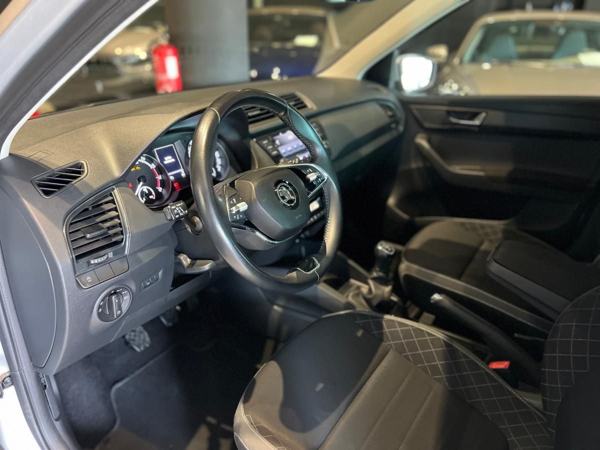 skoda-fabia-2022-gasolina-999cc